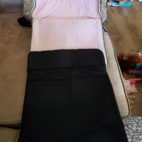 Pickle Petunia Bottom Diaper Bag w NEW Changing Pad - Picture 3 of 3